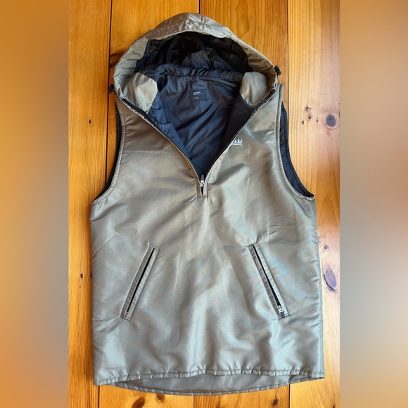 Jiberish men’s vest in khaki green - Picture 3 of 4